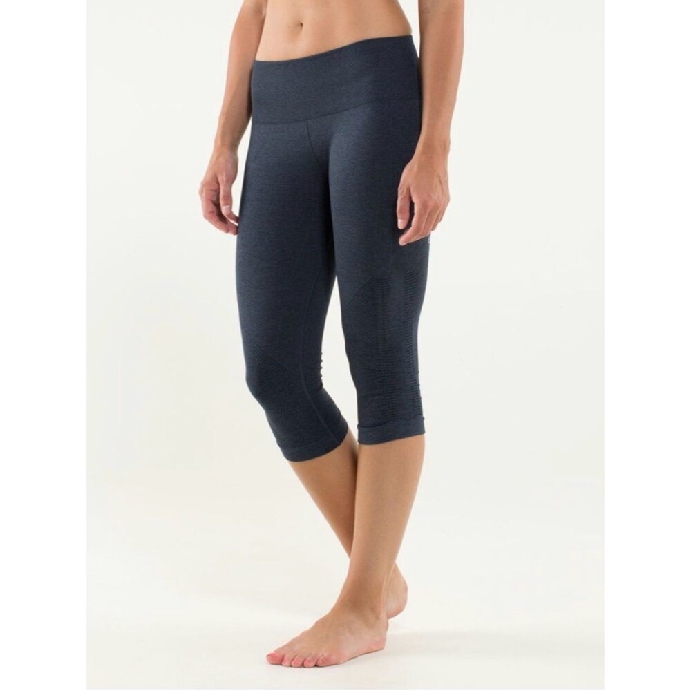 Lululemon In The Flow Crop Yoga Pilates Y2K capri Heathered Inkwell legging